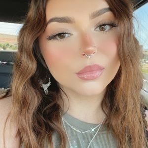 Meet your Posher, Makayla